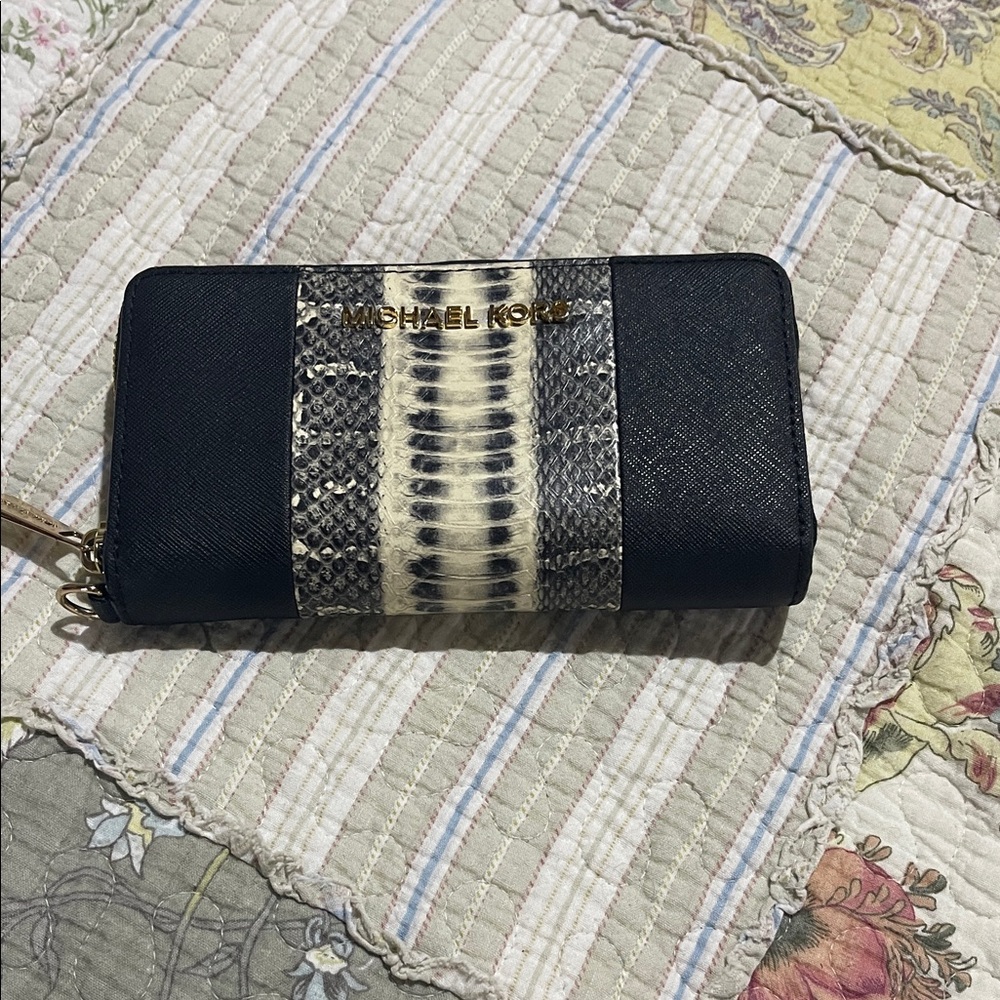 Michael Kors Black and Patterned Wallet